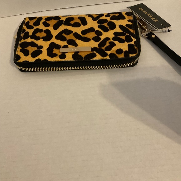 Dune wallet/wristlet in  genuine calf hair leather - Picture 5 of 10